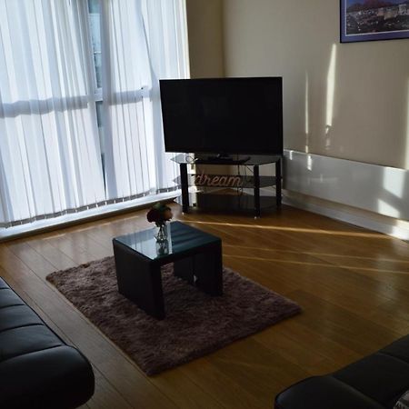 Bambz Luxury Aparment แมนเชสเตอร์ ภายนอก รูปภาพ