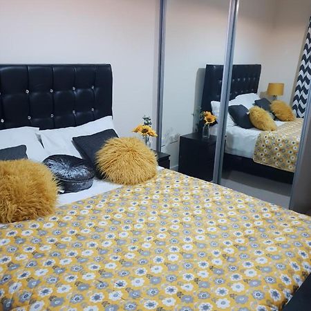 Bambz Luxury Aparment แมนเชสเตอร์ ภายนอก รูปภาพ