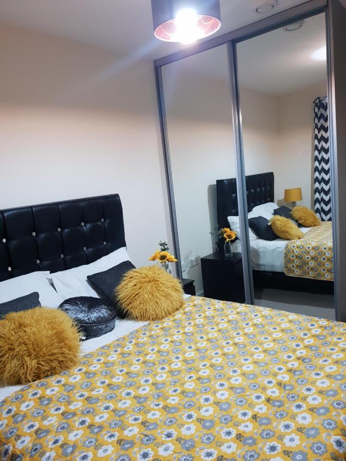 Bambz Luxury Aparment แมนเชสเตอร์ ภายนอก รูปภาพ